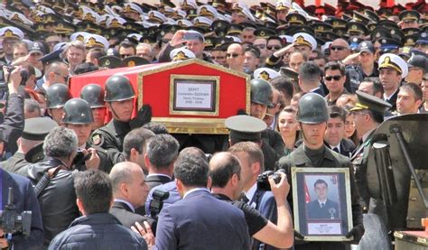 Ş­e­h­i­t­ ­Y­ü­z­b­a­ş­ı­ ­Ö­z­d­e­m­i­r­,­ ­A­n­k­a­r­a­­d­a­ ­s­o­n­ ­y­o­l­c­u­l­u­ğ­u­n­a­ ­u­ğ­u­r­l­a­n­d­ı­ ­-­ ­S­o­n­ ­D­a­k­i­k­a­ ­H­a­b­e­r­l­e­r­